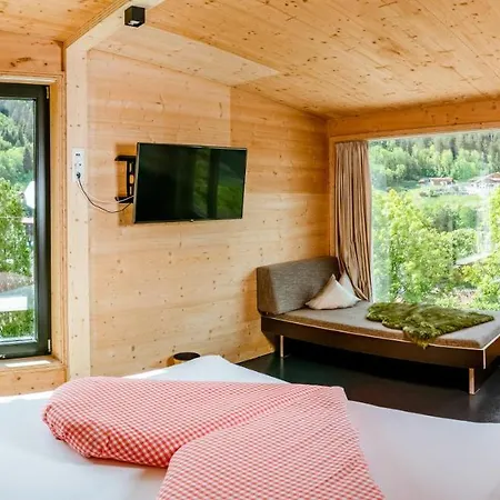Refugio Laudegg لاديس